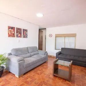 https://casa-con-parqueadero-hogarena-y-vacacional-1.colombiamedellinhotels.com